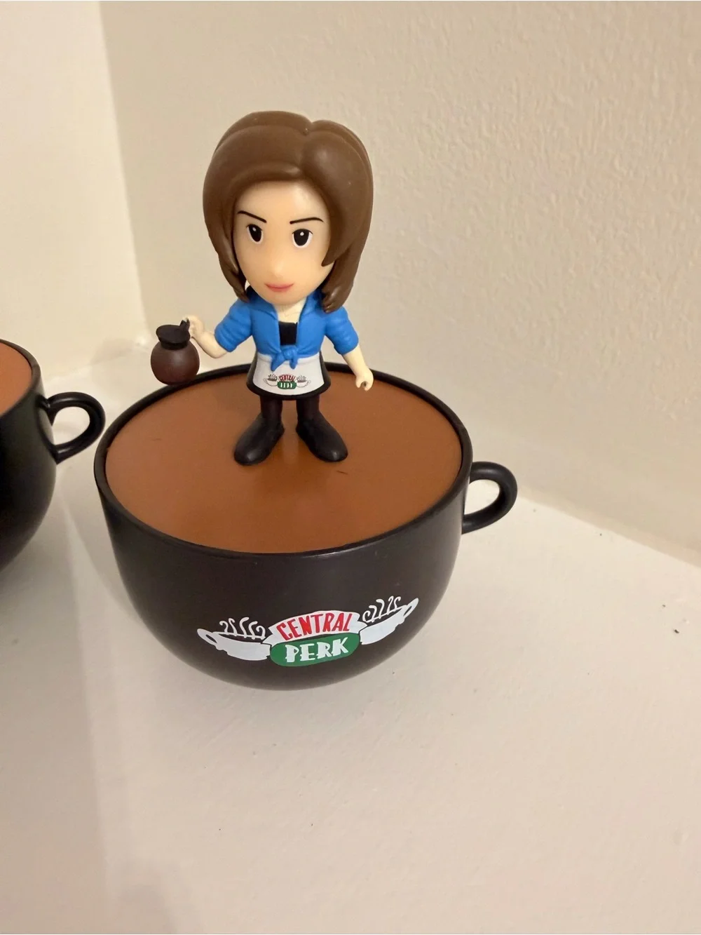 CultureFly Friends TV Series Central Perk Gunther &Rachel Smols Vinyl Figure